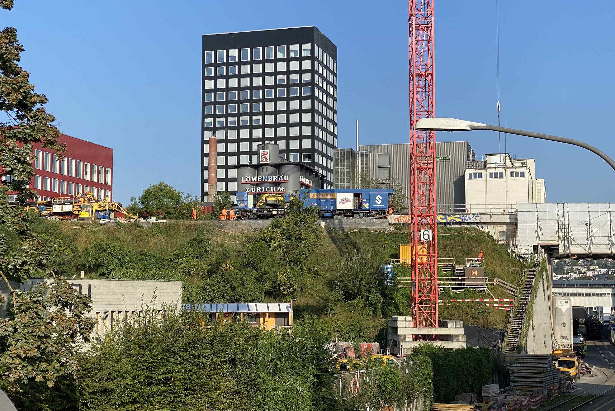 2024-08-28-08.48.30-Bauzug-auf-Viadukt