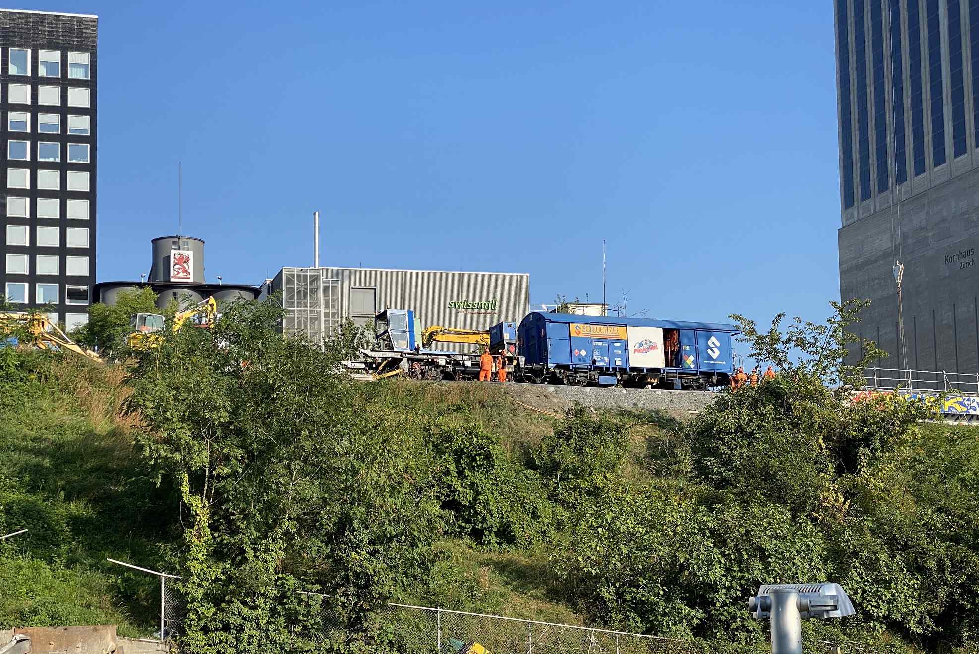 2024-08-28-08.50.05-Bauzug-auf-Viadukt