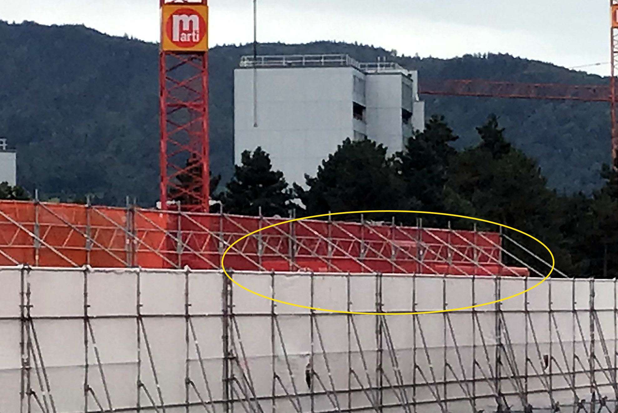 IMG_8546-eine-der-ersten-diesel-elektrische-Rangierlok-auf-dem-Viadukt