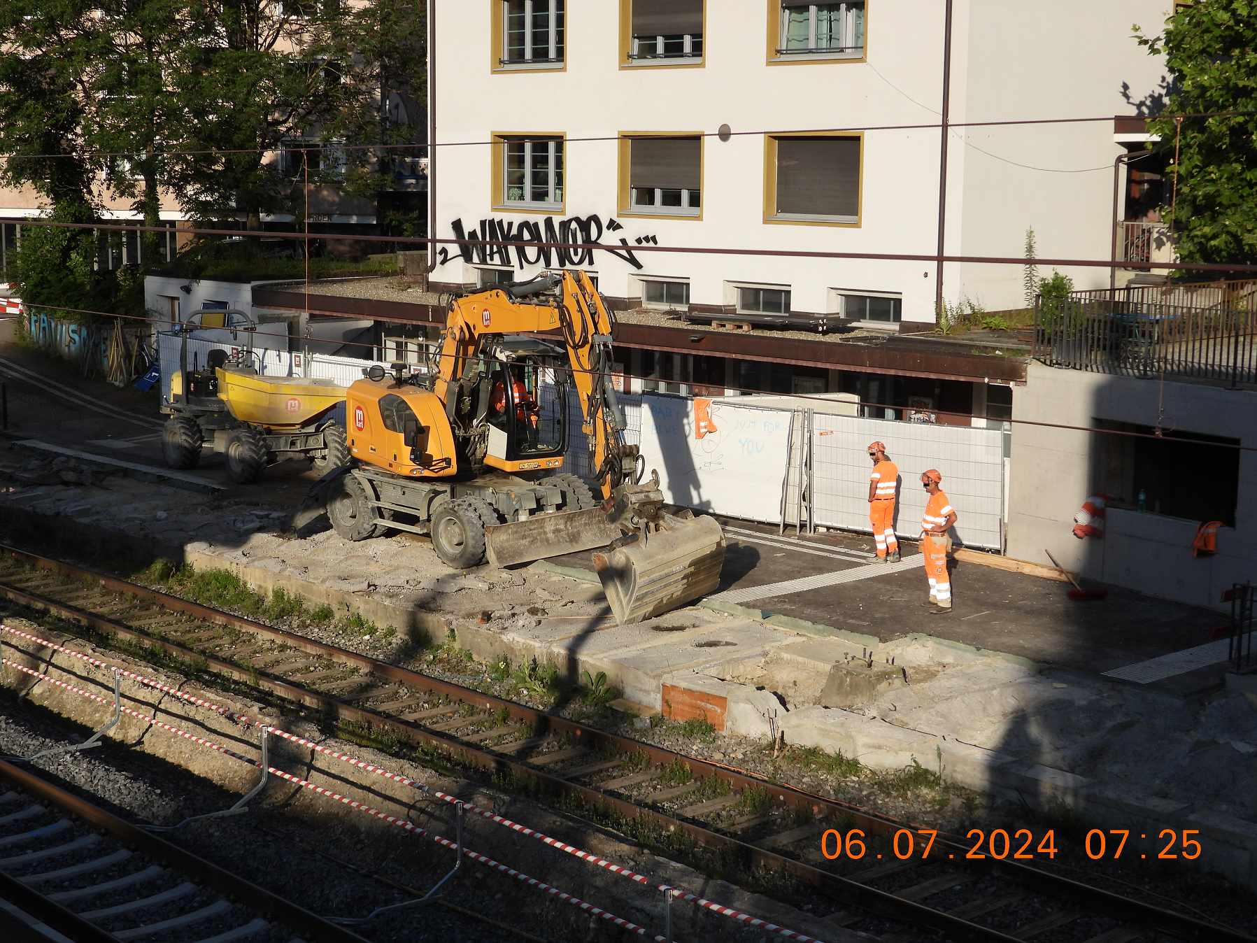 rw027097-alte-Wartehalle-ist-weg