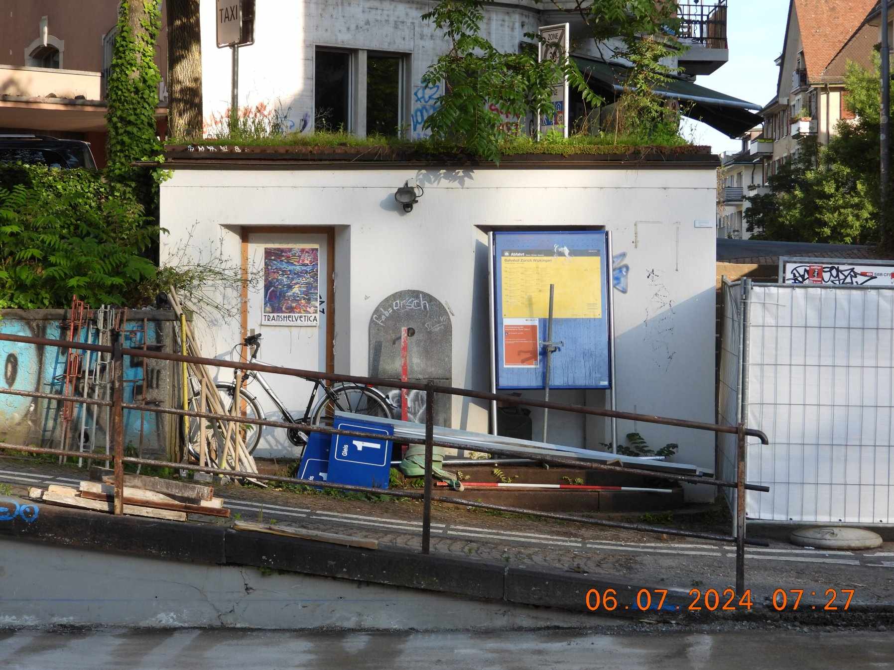 rw027101-WCs