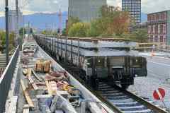 2024-10-22-15.08.18-Gleis-1-liegt-in-Einzelstuecken-auf-Eisenbahnwagen