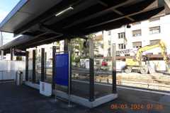rw027098-Fahrplanstaender-Gleis-2-noch-ohne-Fahrplan