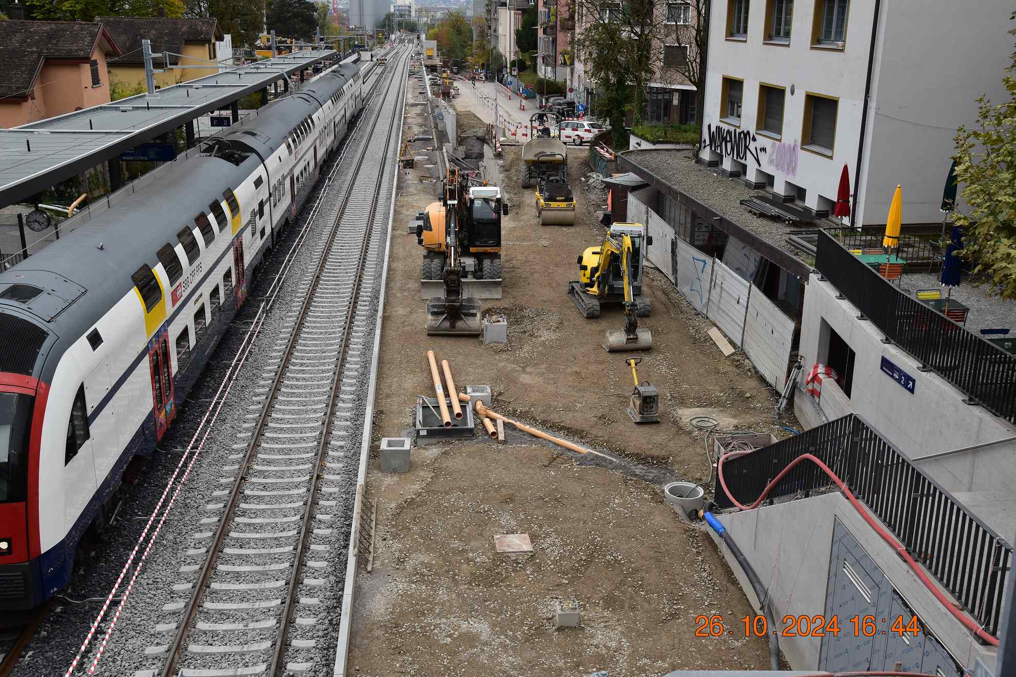 wt116575-Bahnhof-Wipkingen-Perron-1-Arbeite-bald-beendet