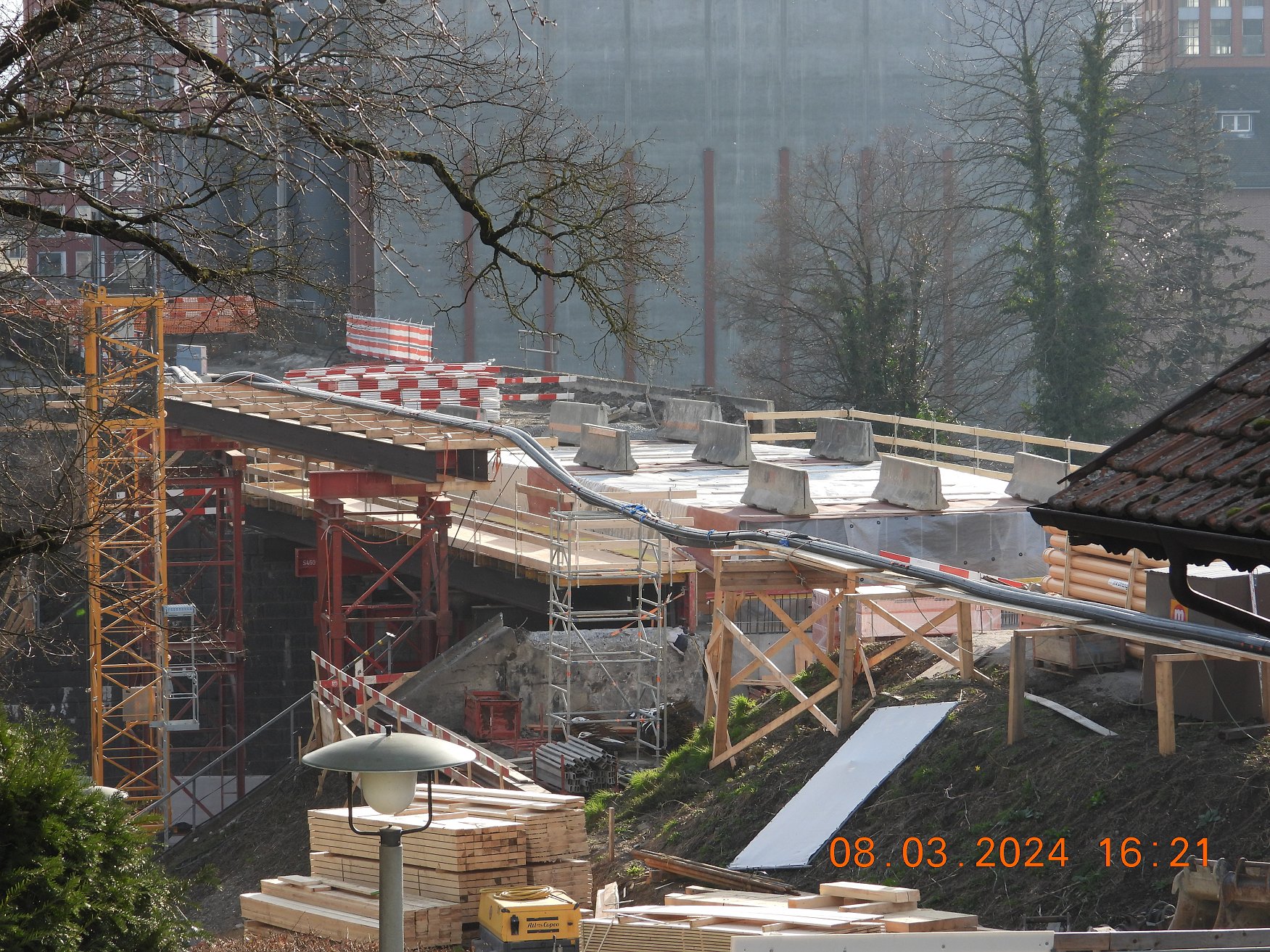 rw022358-Brueckenneubau-mit-Betonelementen