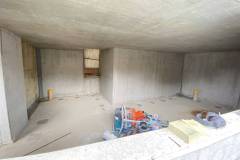 2024-06-09-09.07.09-Raum-in-Wipkingen-neben-Treppe-zum-Gleis-1