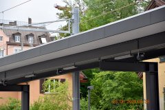 wt110591-Lautsprecher-und-Lampen-haengen-bereits