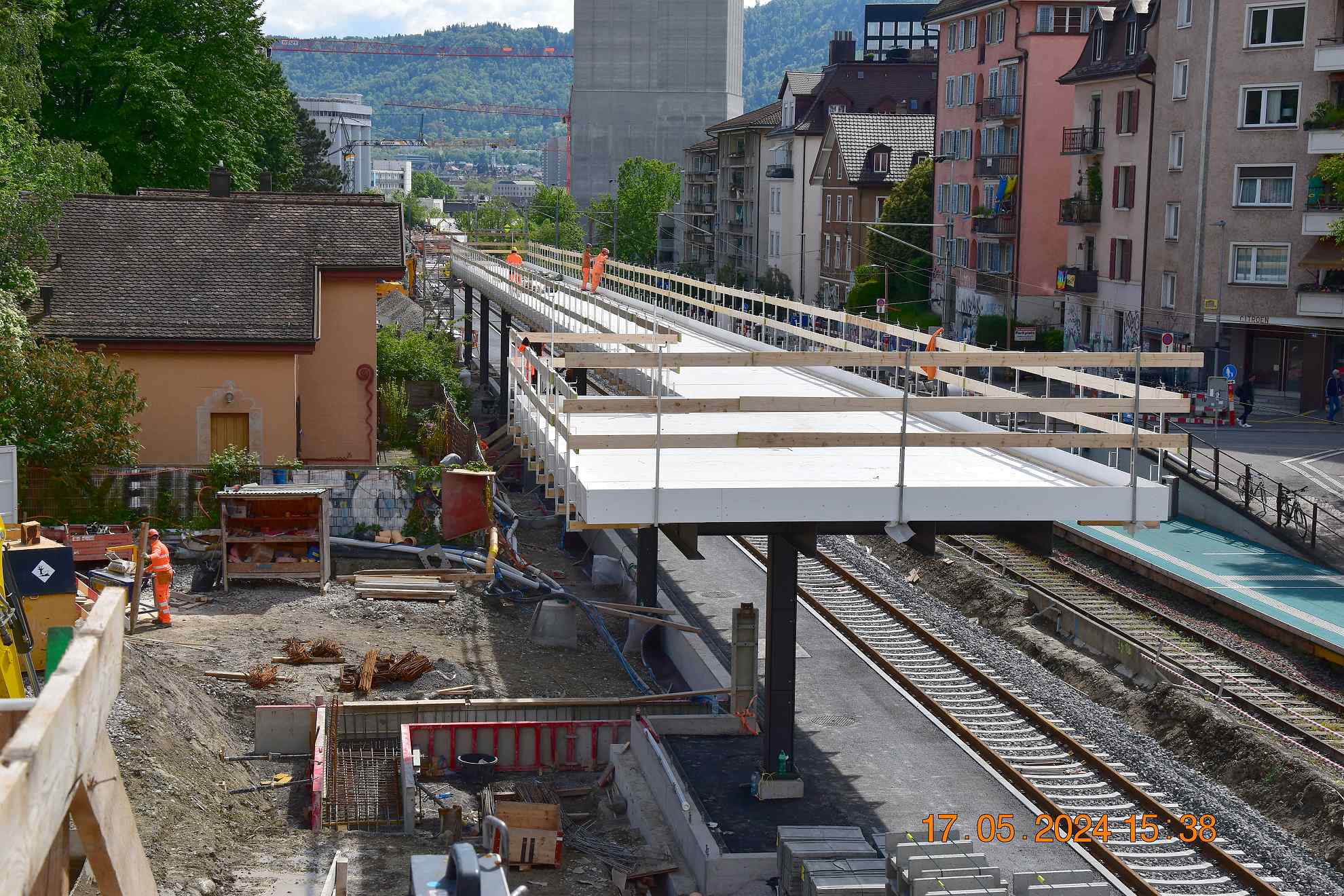 wt107787-Perrondach-ist-fertig